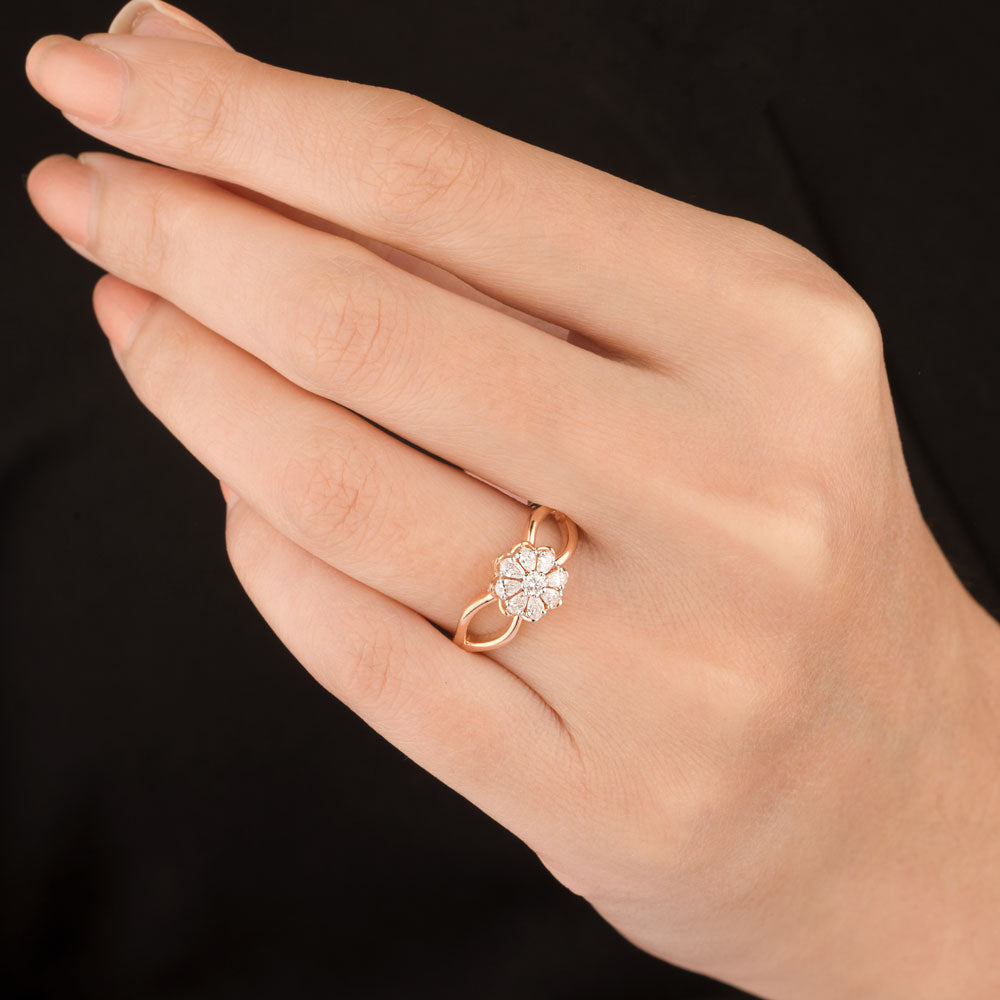 18K Two Tone Gold Diamond Ring - 0.335ct VVS-EF