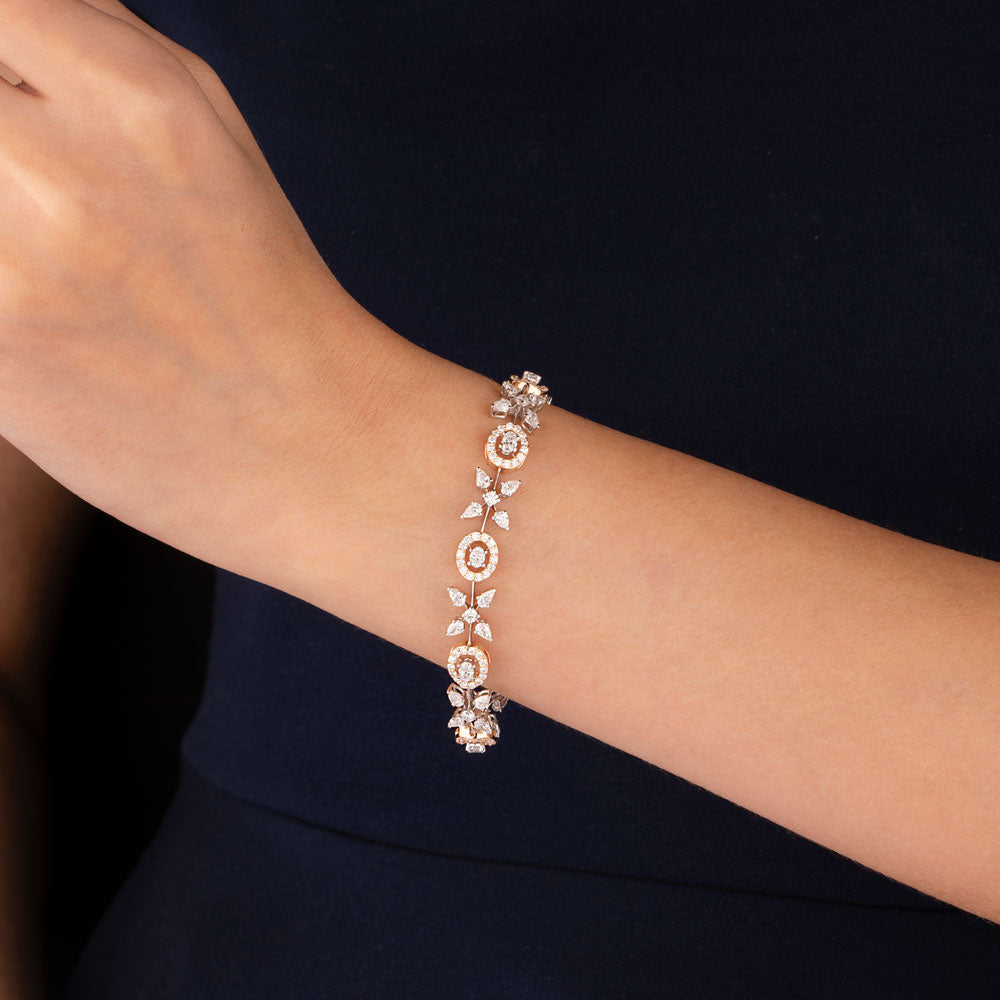 18K Two Tone Gold Diamond Bracelet - 5.084ct VVS-EF