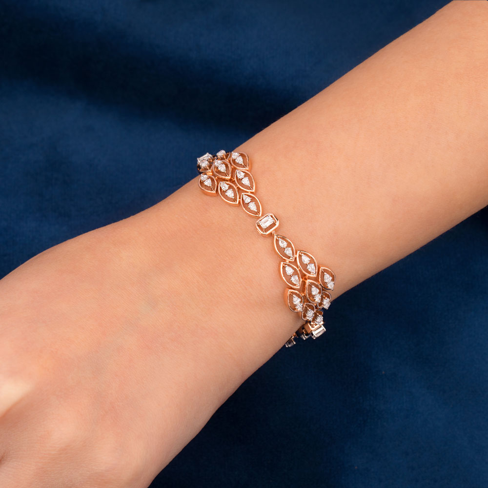 18K Two Tone Gold Diamond Bracelet - 2.07ct VVS-VS-EF