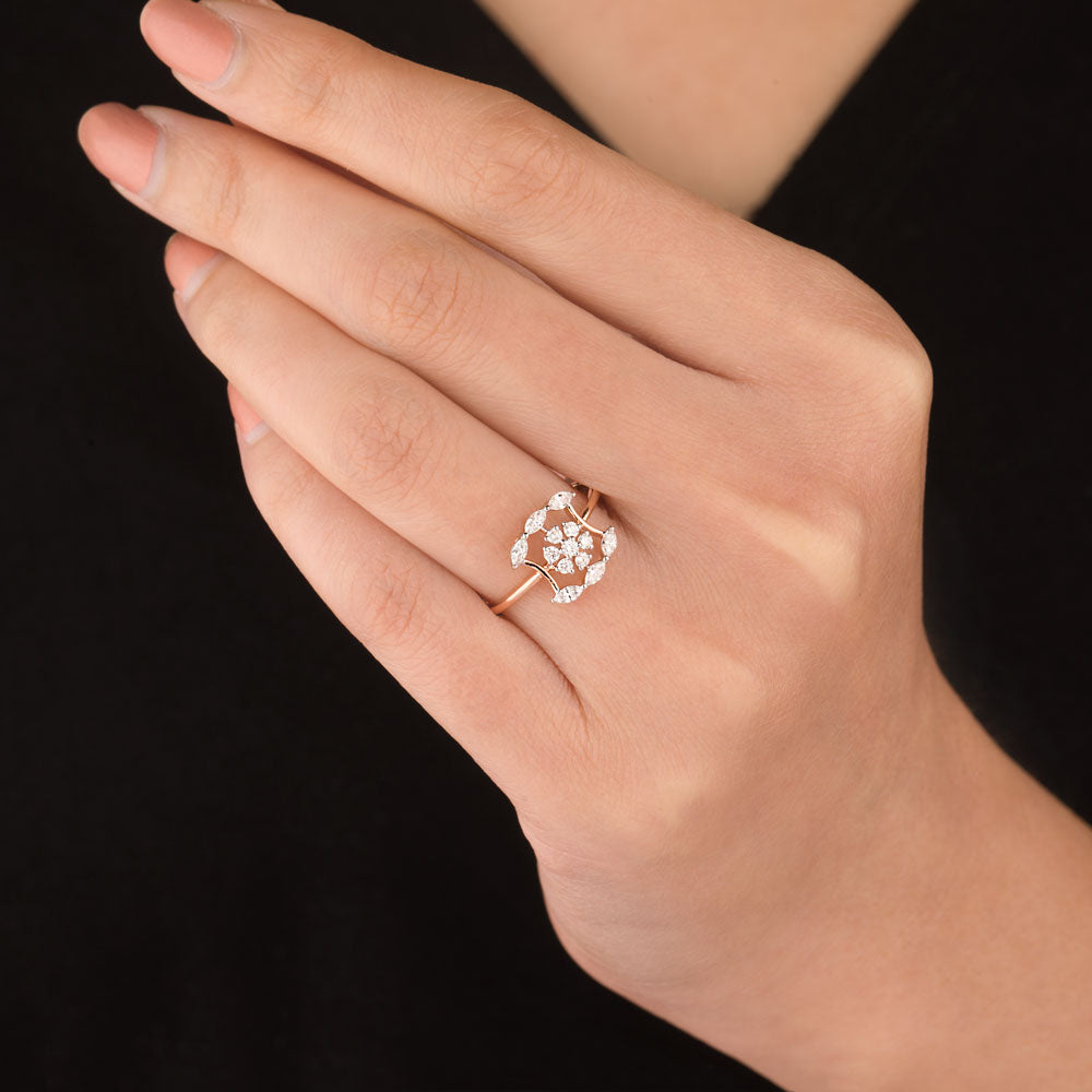 18K Two Tone Gold Diamond Ring - 0.32ct VVS-EF