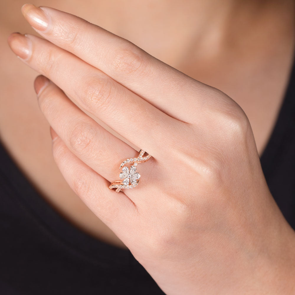 18K Two Tone Gold Diamond Ring - 0.698ct VVS-VS-EF