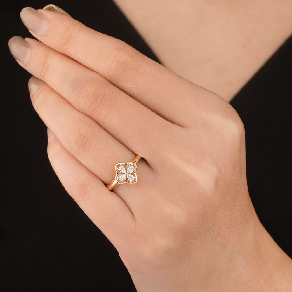 18K Two Tone Gold Diamond Ring - 0.19ct VVS-EF