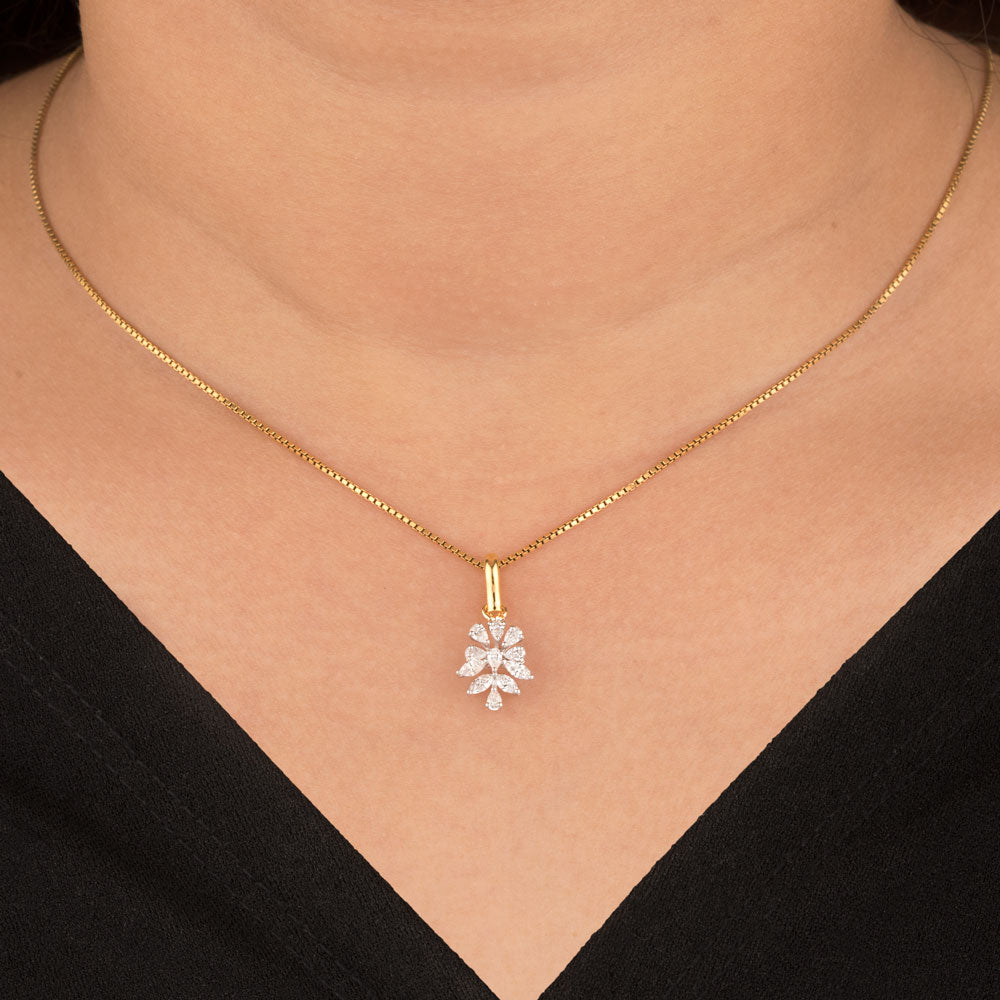 18K Two Tone Gold Diamond Pendant - 0.43ct VVS-EF