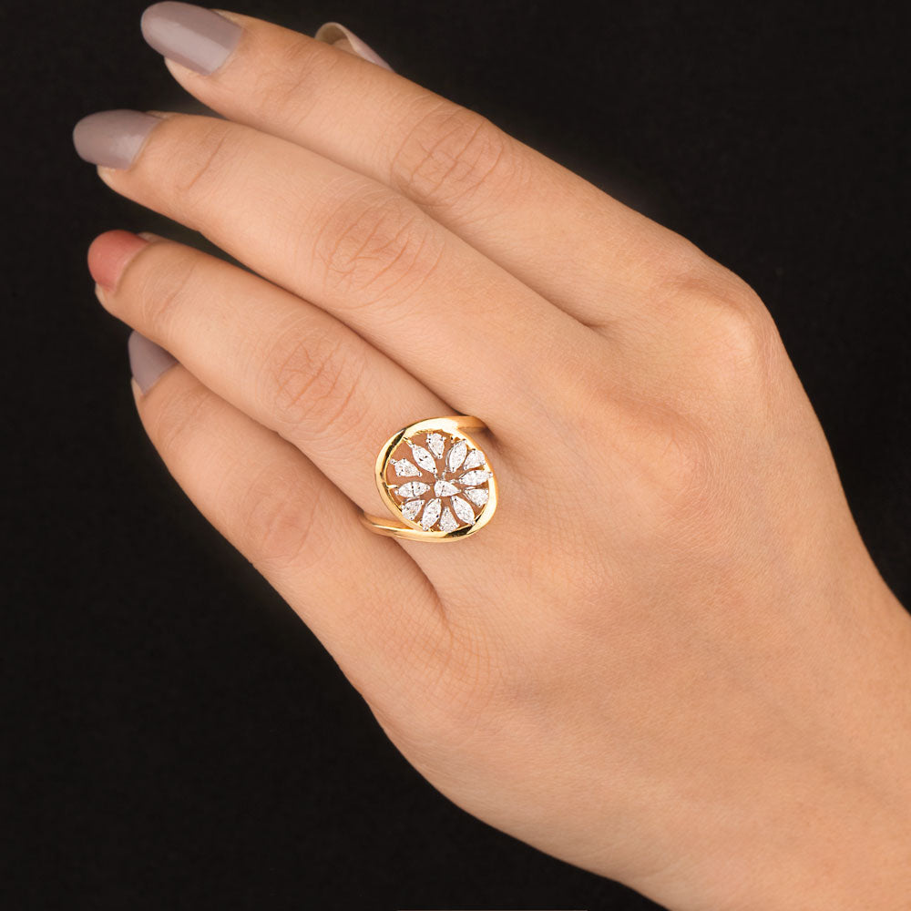 18K Two Tone Gold Diamond Ring - 0.38ct VVS-EF