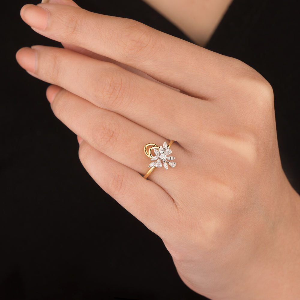 18K Two Tone Gold Diamond Ring - 0.27ct VVS-EF