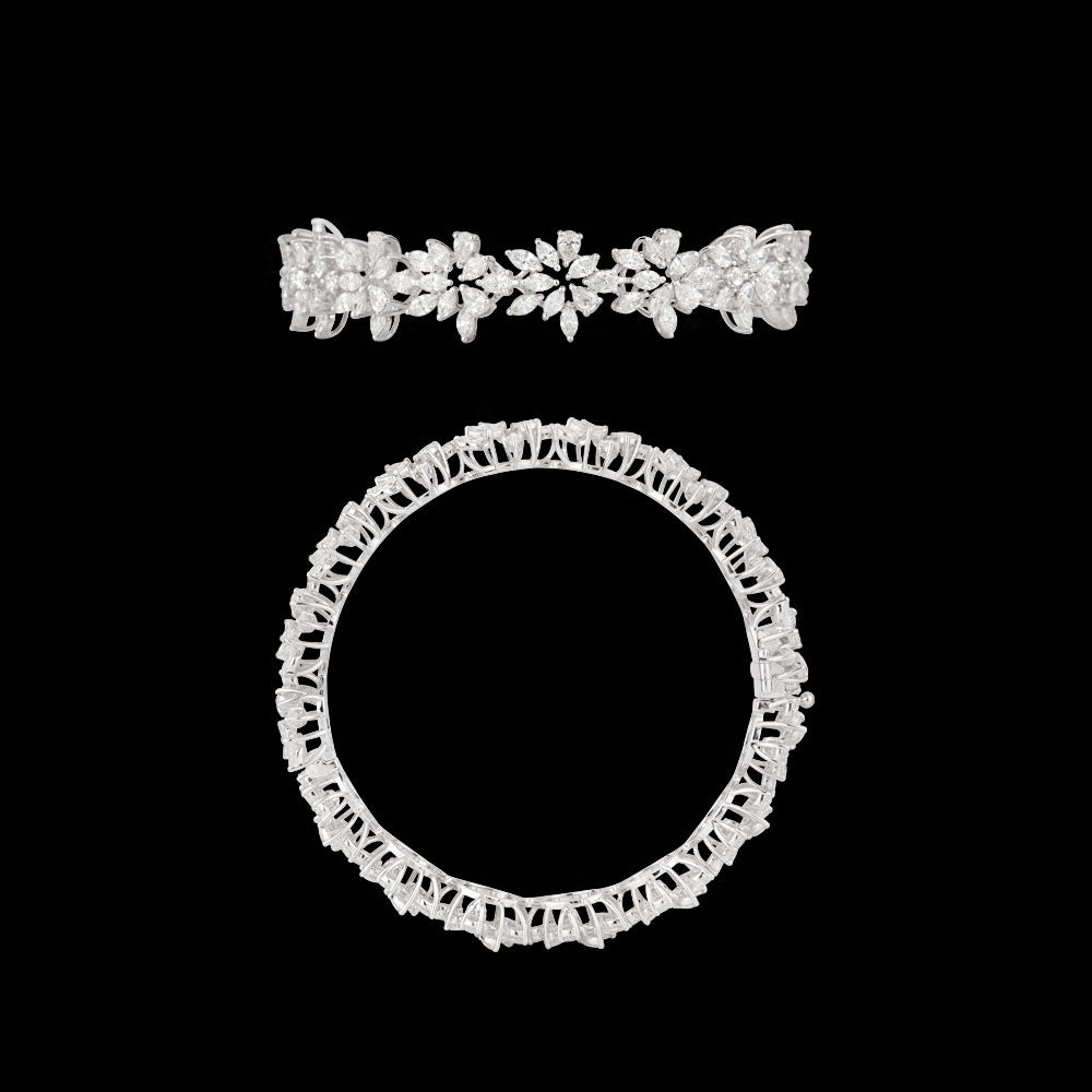 18K White Gold Diamond Bangle - 13.635ct VVS-VS-FG