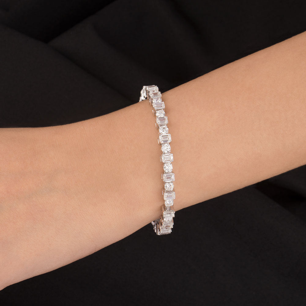 18K White Gold Diamond Bangle - 19.751ct VVS-VS-GH