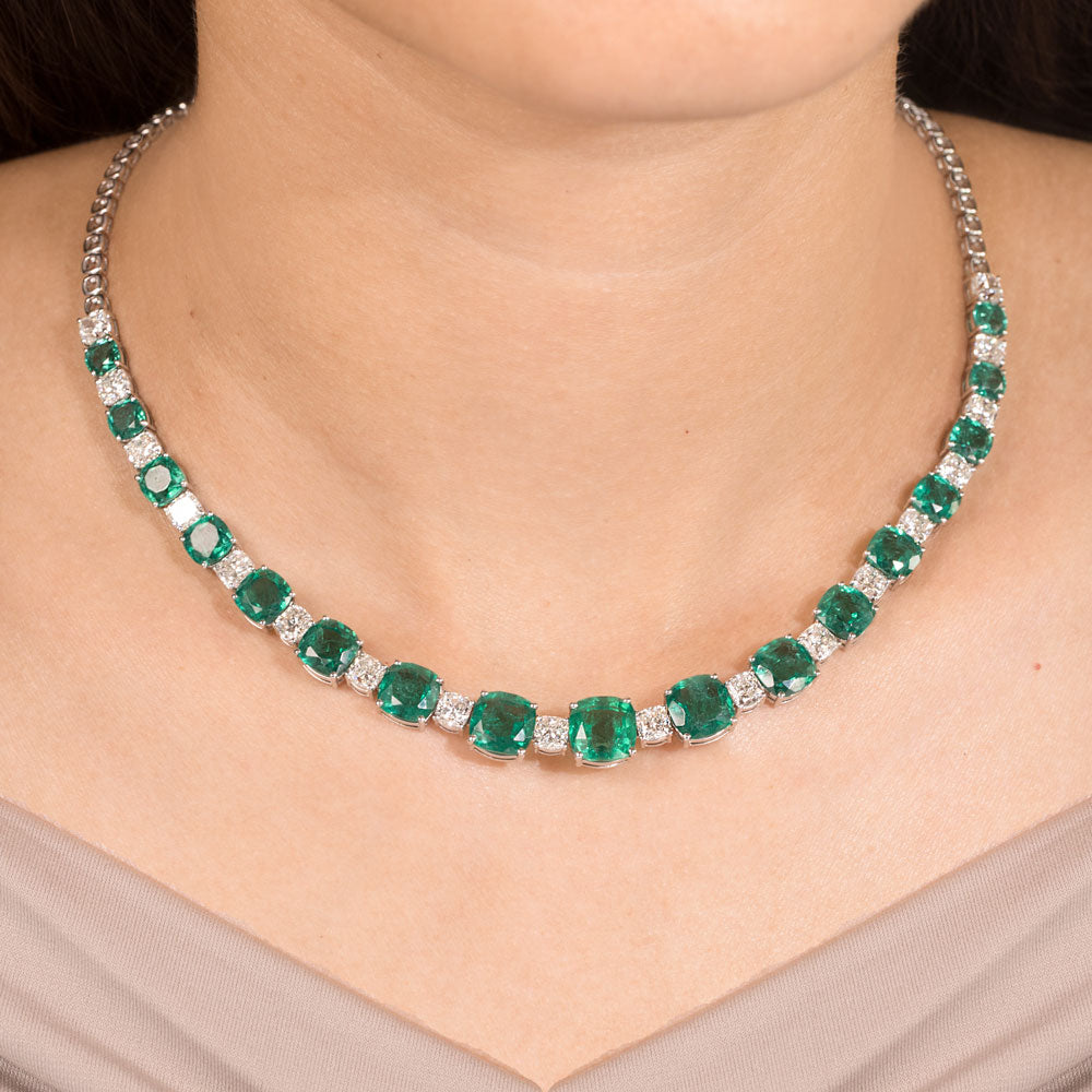 18K White Gold Diamond Necklace - 10.55ct VVS-VS-FG with Colour Stones