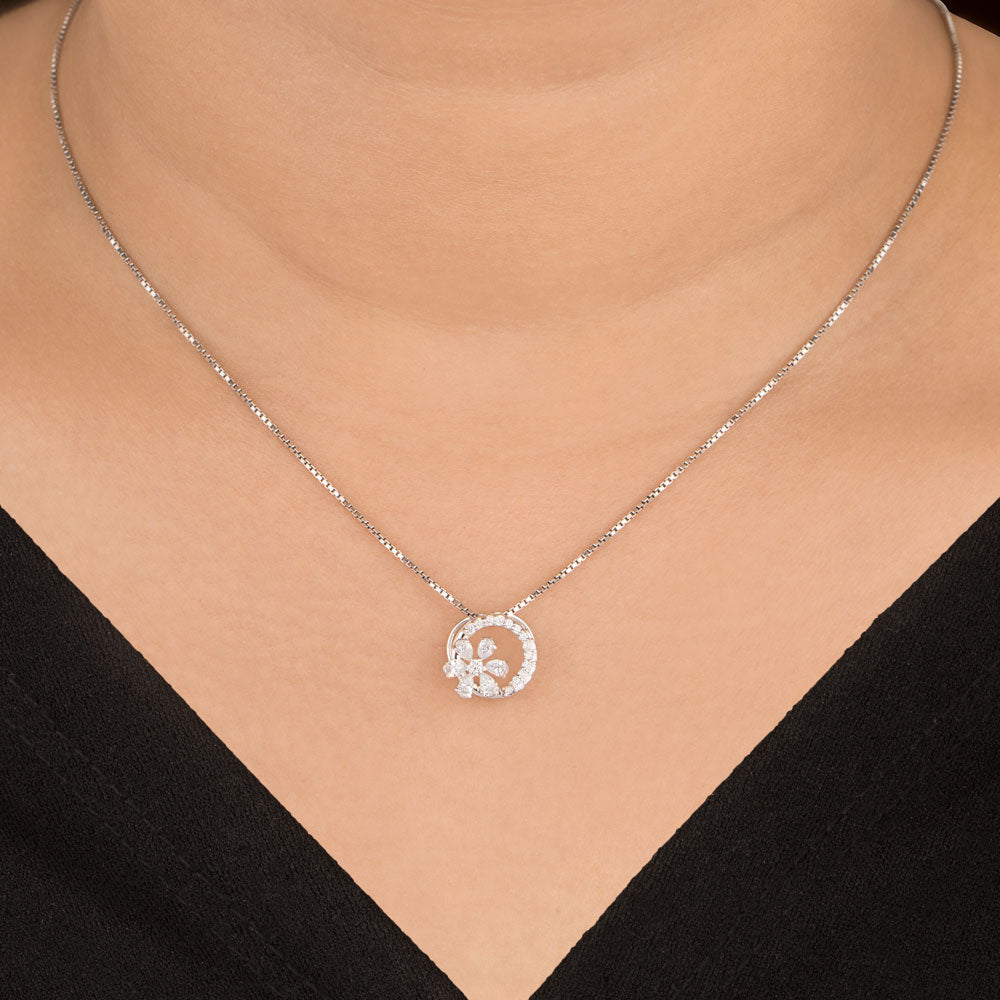 18K White Gold Diamond Pendant - 0.381ct VVS-VS-EF