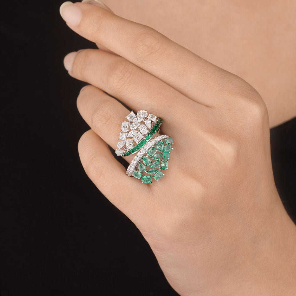 18K White Gold Diamond Ring - 1.902ct VVS-VS-EF with Colour Stones