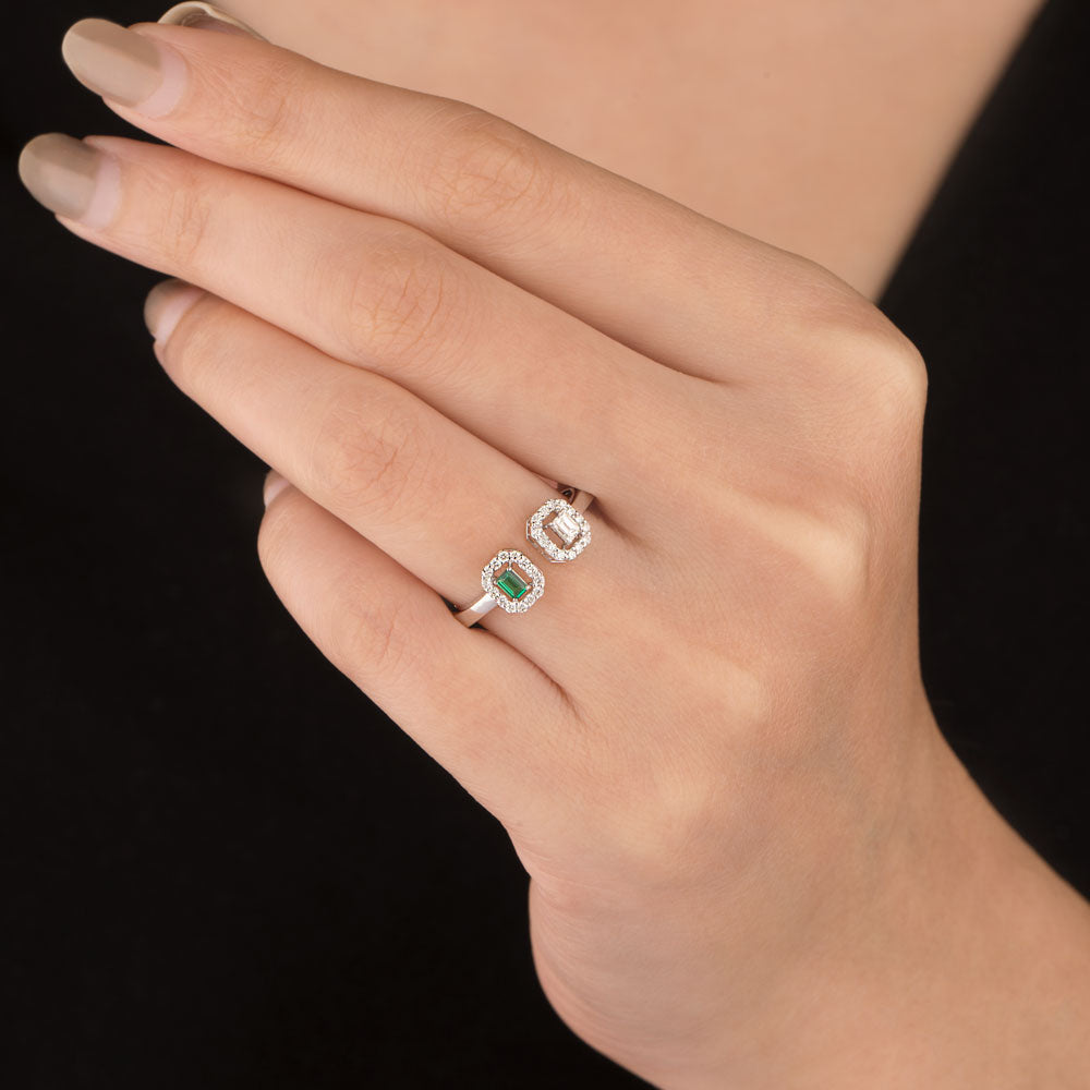 18K White Gold Diamond Ring - 0.299ct VVS-VS-IJ with Colour Stones