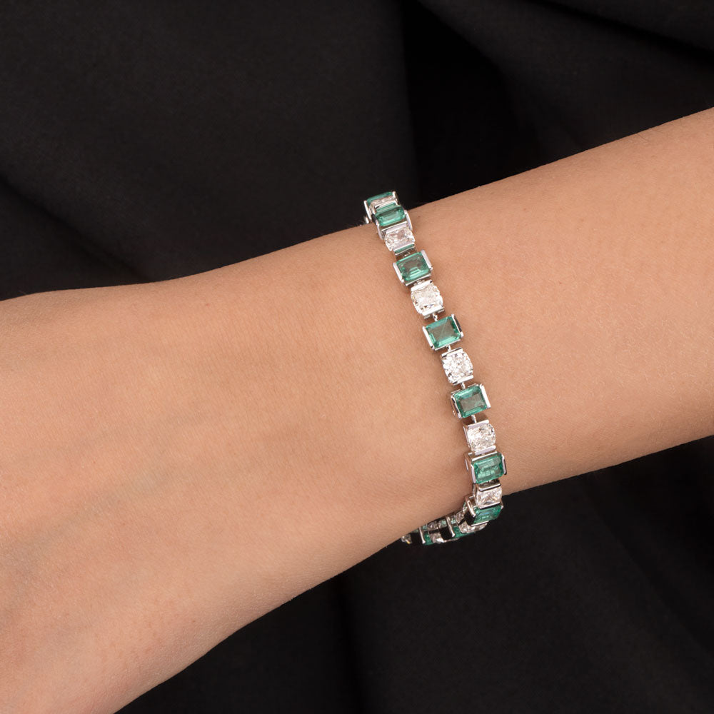 18K White Gold Diamond Bracelet - 6.989ct VVS-VS-FG with Colour Stones