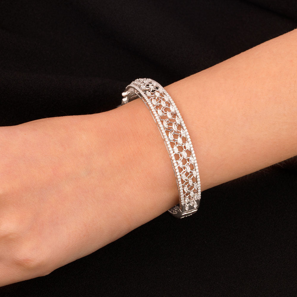 18K White Gold Diamond Kada - 2.656ct VVS-EF