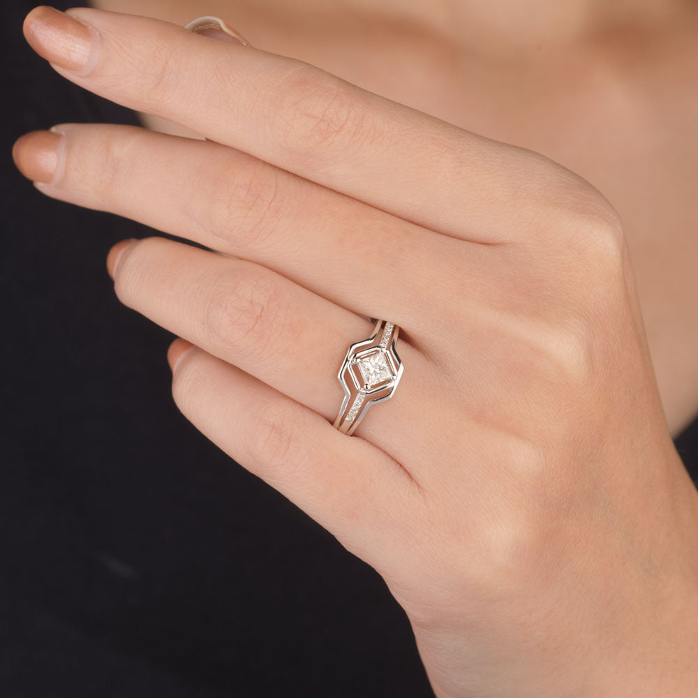 18K White Gold Diamond Ring - 0.434ct VVS-VS-IJ