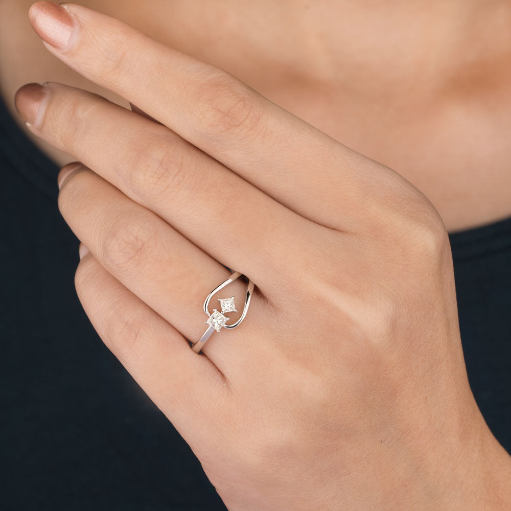 18K White Gold Diamond Ring - 0.258ct VVS-VS-IJ
