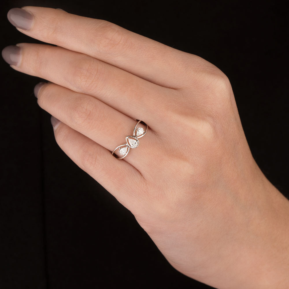 18K White Gold Diamond Ring - 0.307ct VVS-FG