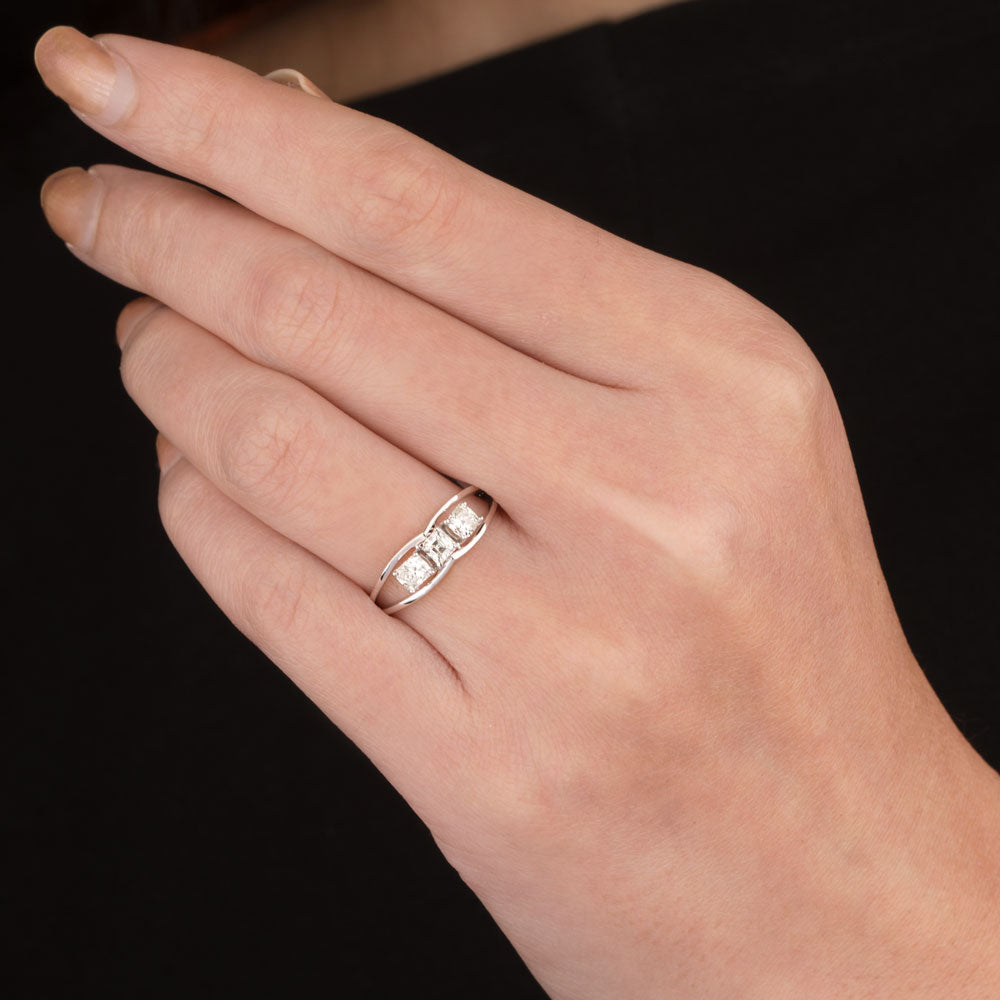 18K White Gold Diamond Ring - 0.604ct VS-HI