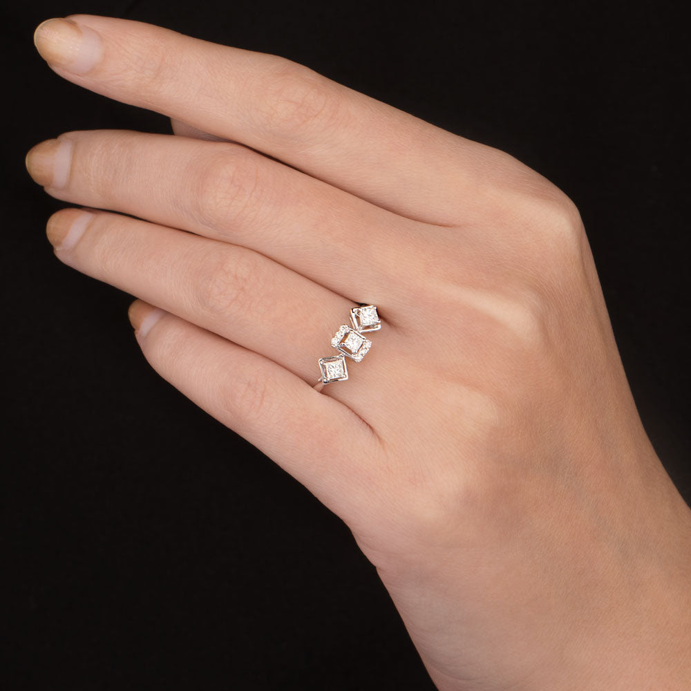 18K White Gold Diamond Ring - 0.357ct VS-SI-HI