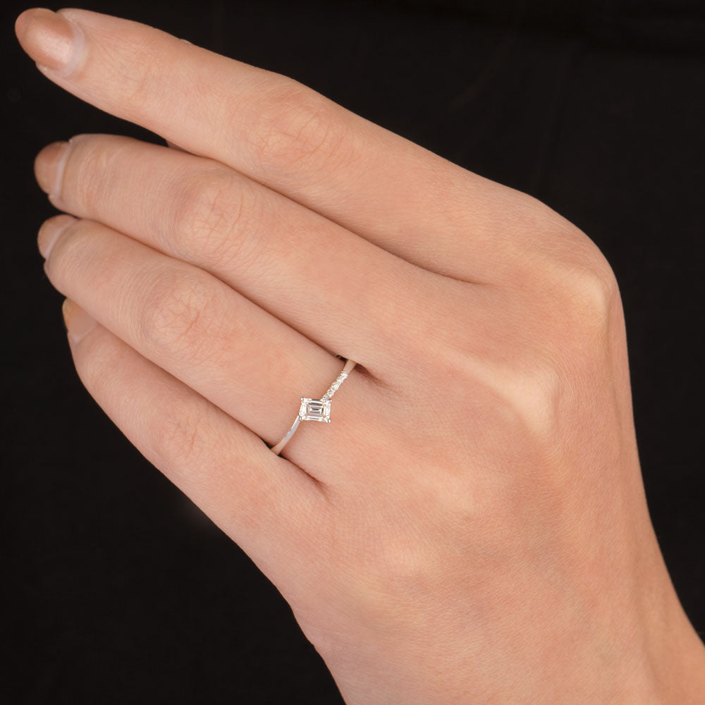 18K White Gold Diamond Ring - 0.263ct VS-JK