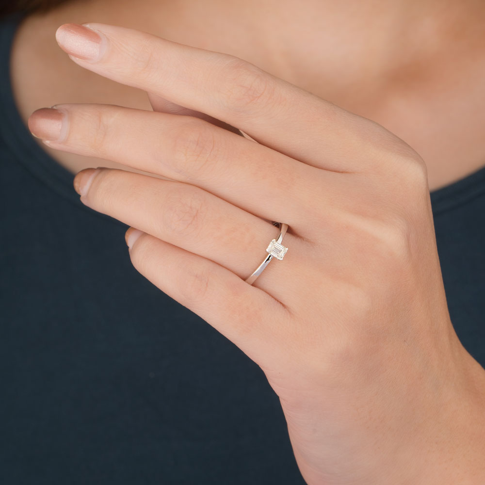 18K White Gold Diamond Ring - 0.314ct VVS-IJ