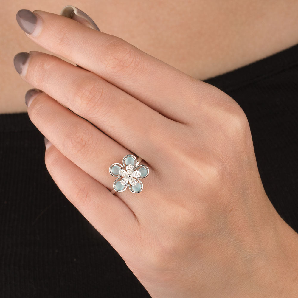 18K White Gold Diamond Ring - 0.438ct VVS-FG with Colour Stones