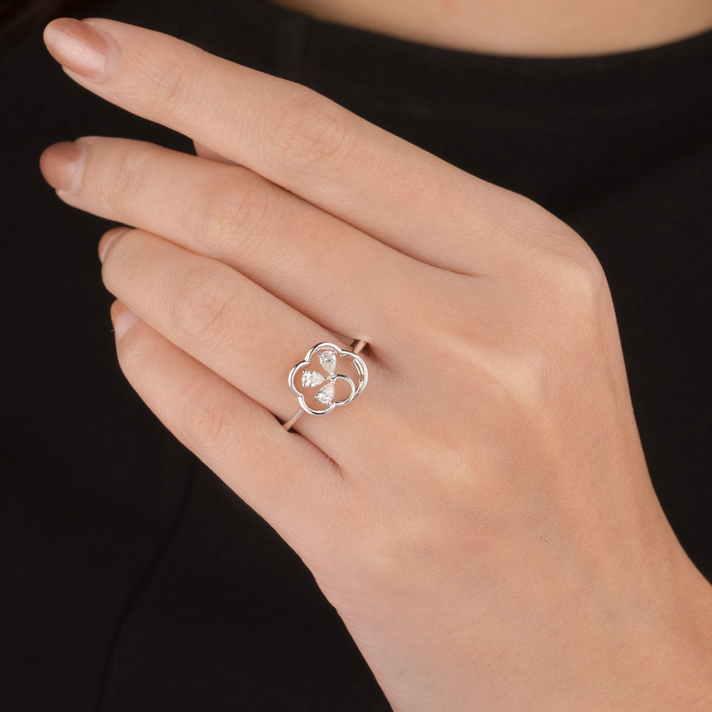 18K White Gold Diamond Ring - 0.262ct VVS-FG