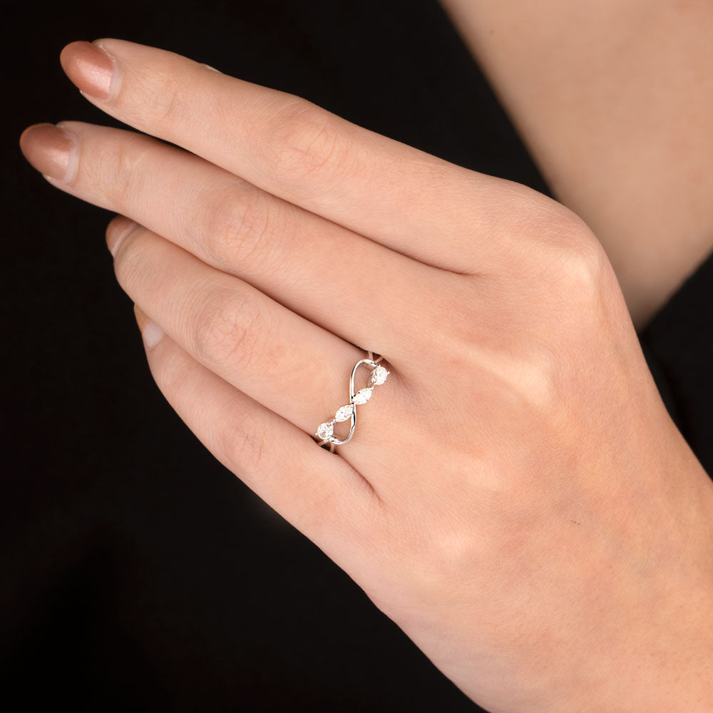 18K White Gold Diamond Ring - 0.271ct VVS-VS-GH