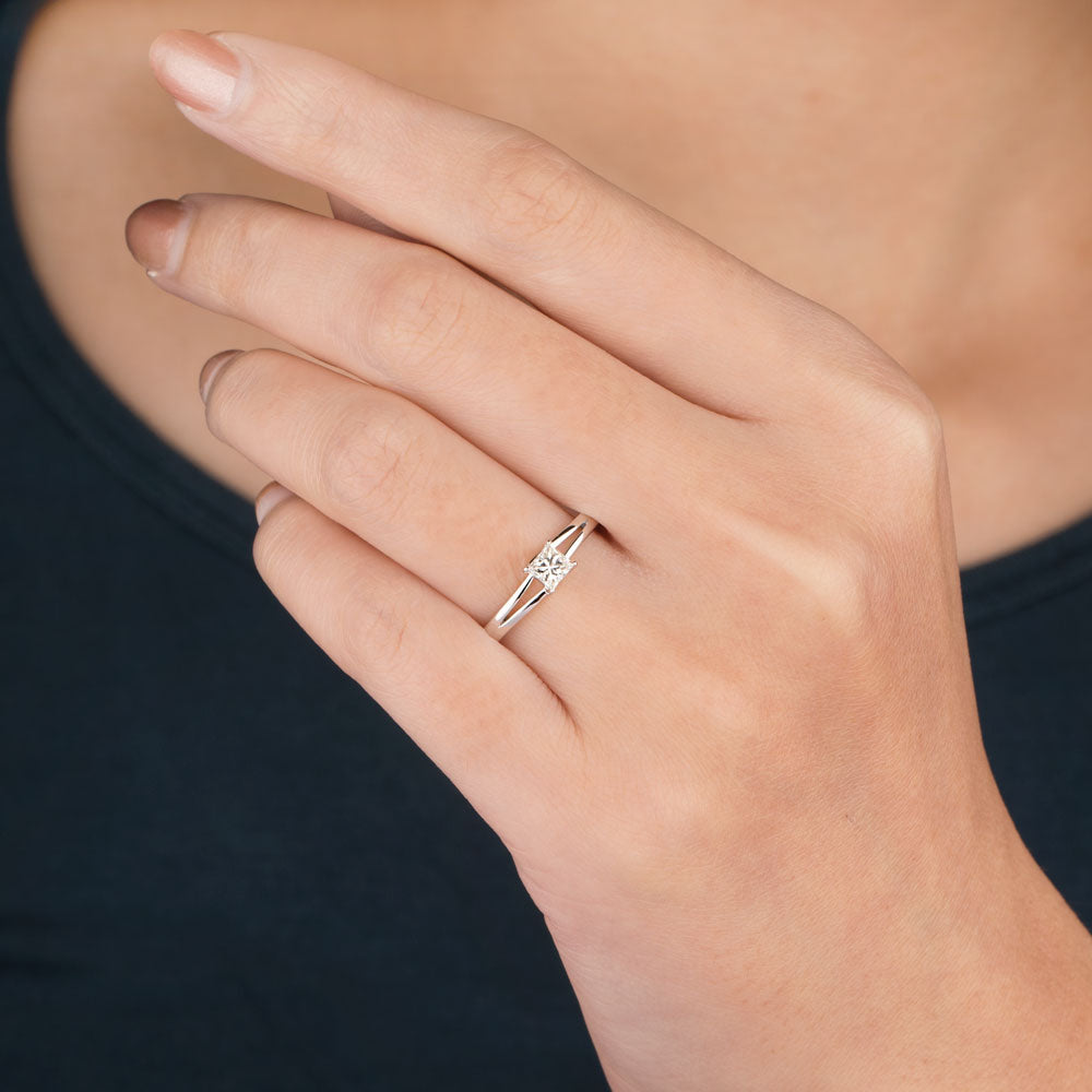 18K White Gold Diamond Ring - 0.289ct VS-HI