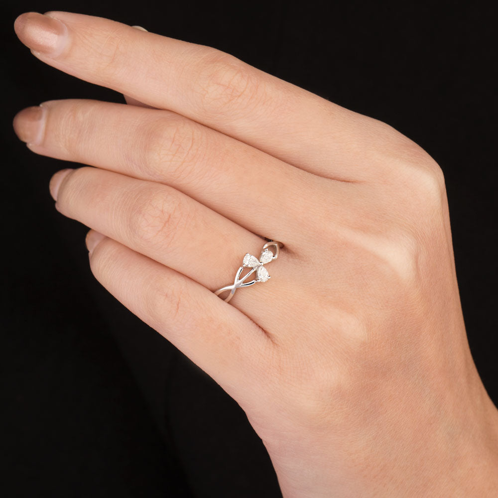 18K White Gold Diamond Ring - 0.194ct VVS-VS-GH
