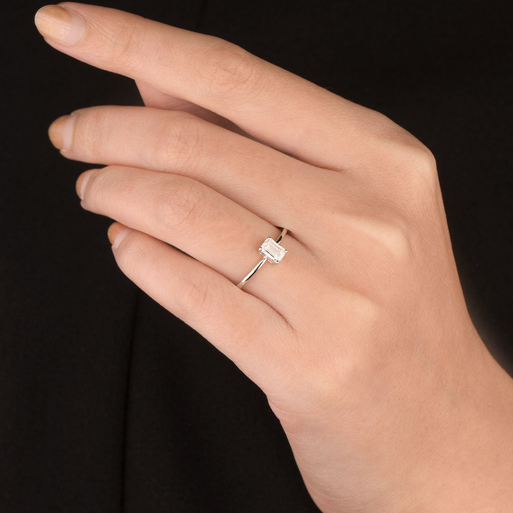 18K White Gold Diamond Ring - 0.404ct VS-GH