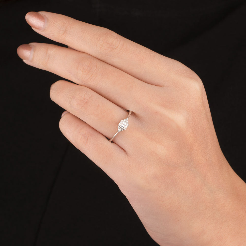 18K White Gold Diamond Ring - 0.364ct VS-SI-HI