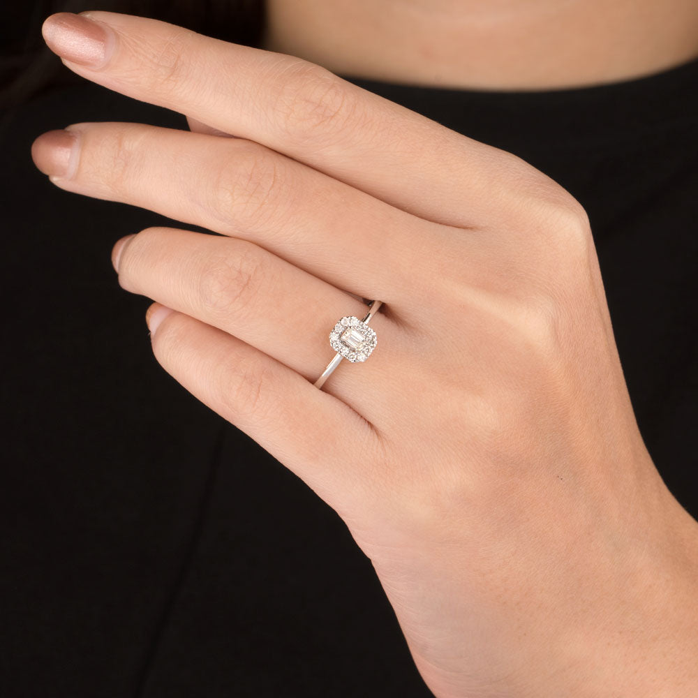 18K White Gold Diamond Ring - 0.333ct VS-SI-IJ