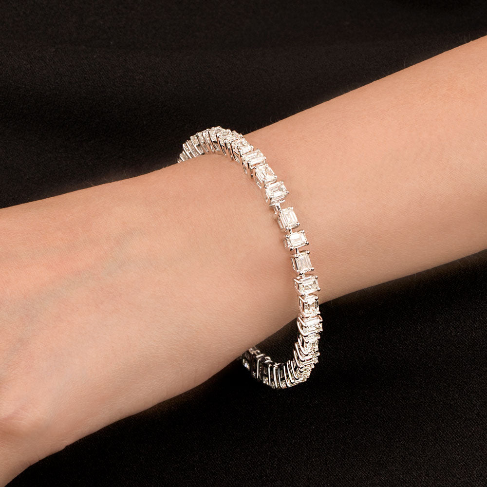 18K White Gold Diamond Bangle - 35.049ct VVS-VS-HI