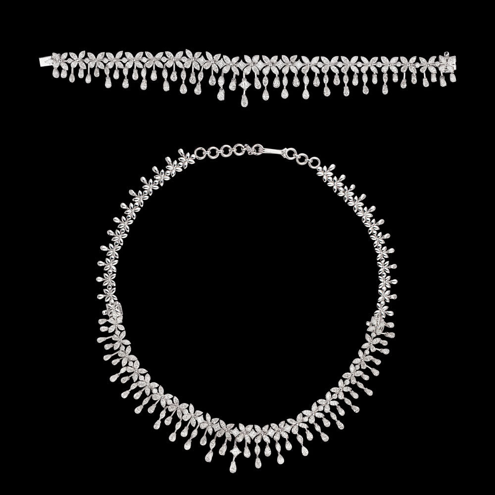 18K White Gold Diamond Necklace - 15.307ct VVS-VS-HI