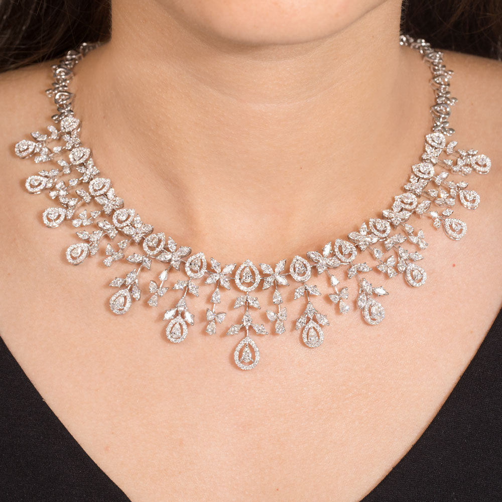 18K White Gold Diamond Necklace - 17.593ct VVS-VS-GH