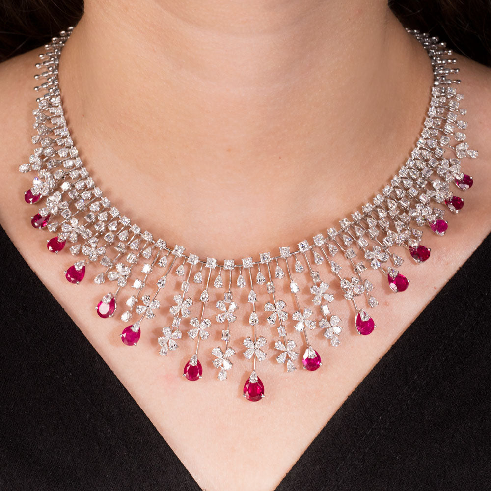 18K White Gold Diamond Necklace - 24.86ct VVS-VS-EF with Colour Stones