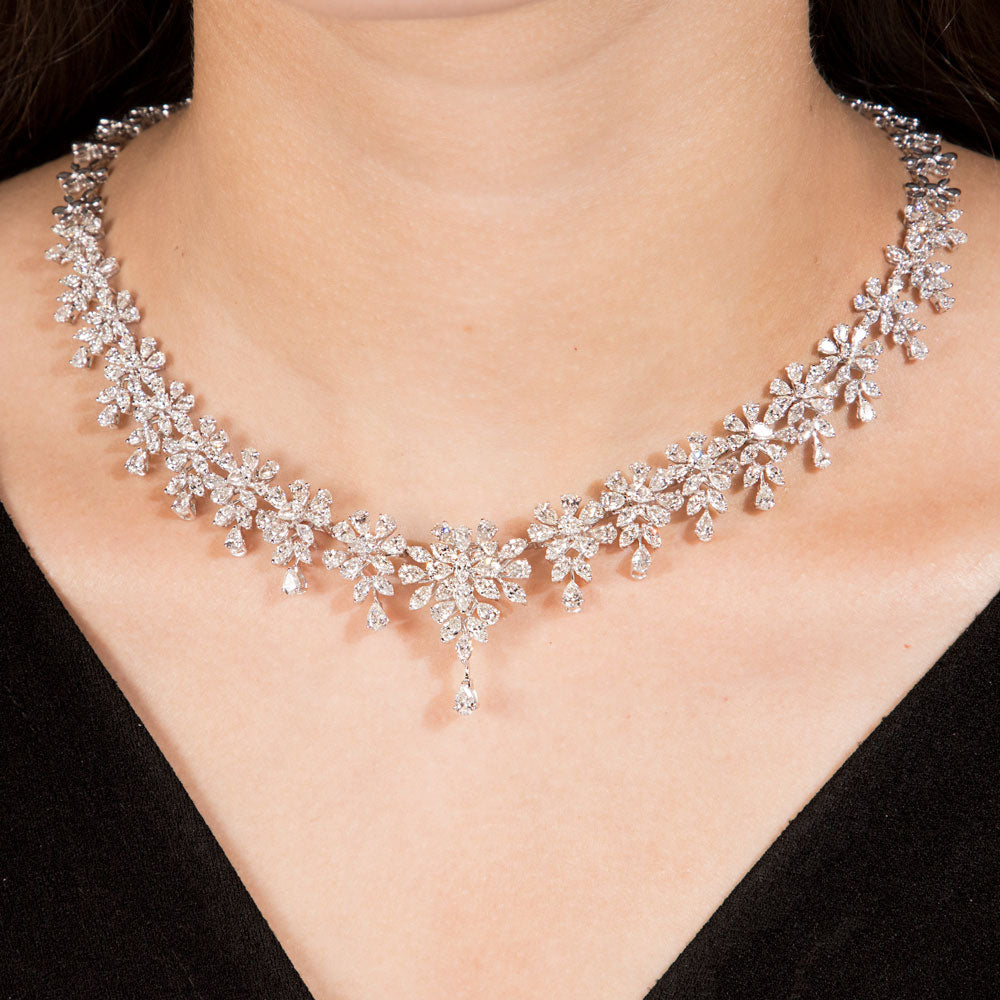 18K White Gold Diamond Necklace - 18.18ct VVS-VS-GH