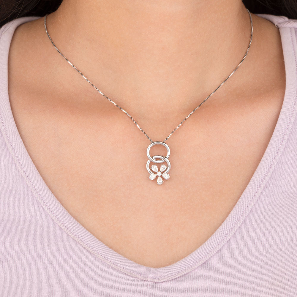 18K White Gold Diamond Pendant - 0.747ct VS-SI-EF