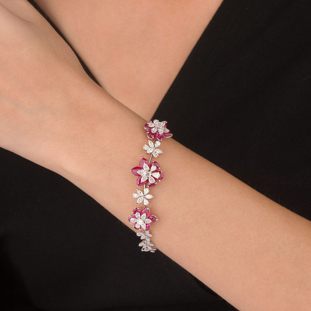 18K White Gold Diamond Bracelet - 3.44ct VS-SI-EF with Colour Stones