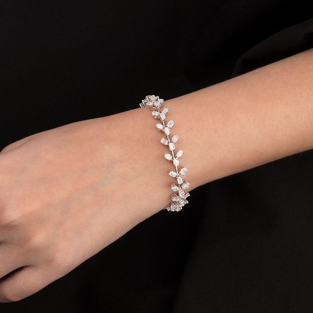 18K White Gold Diamond Bracelet - 7.13ct VVS-FG