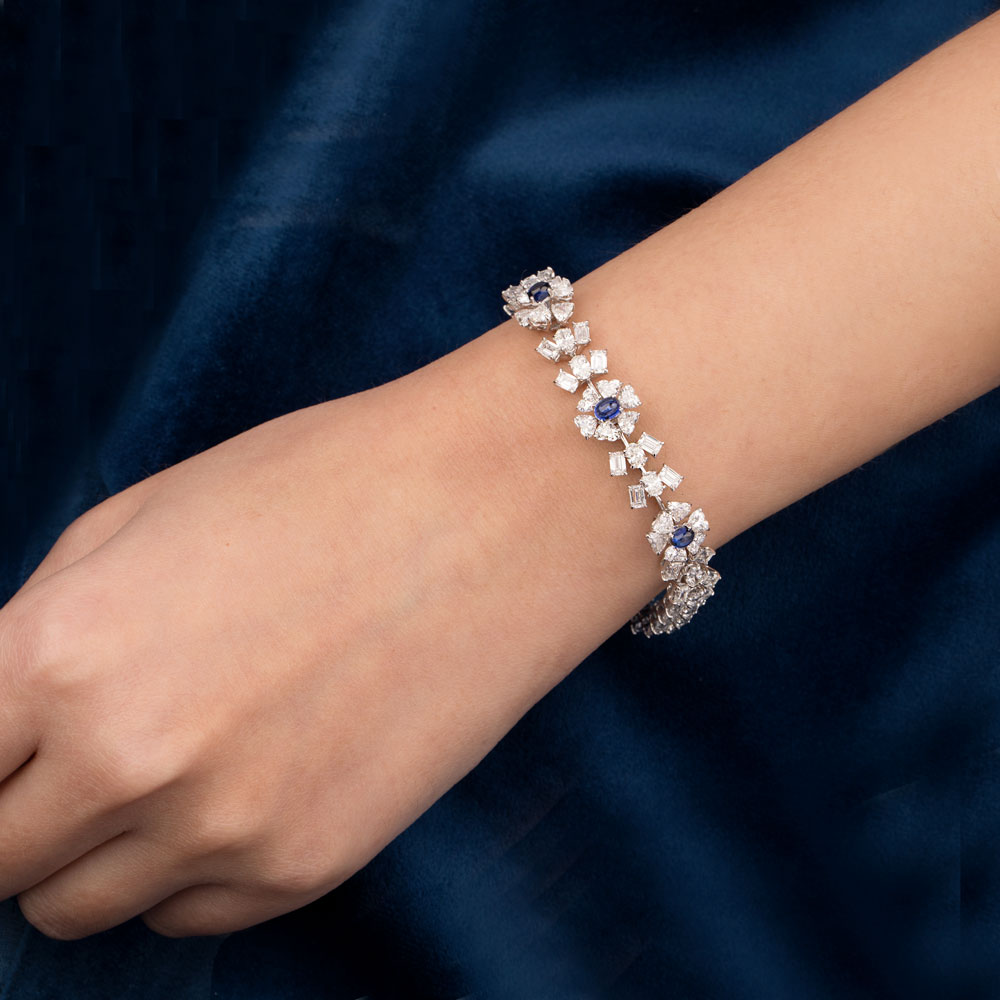 18K White Gold Diamond Bracelet - 10.87ct VVS-FG with Colour Stones