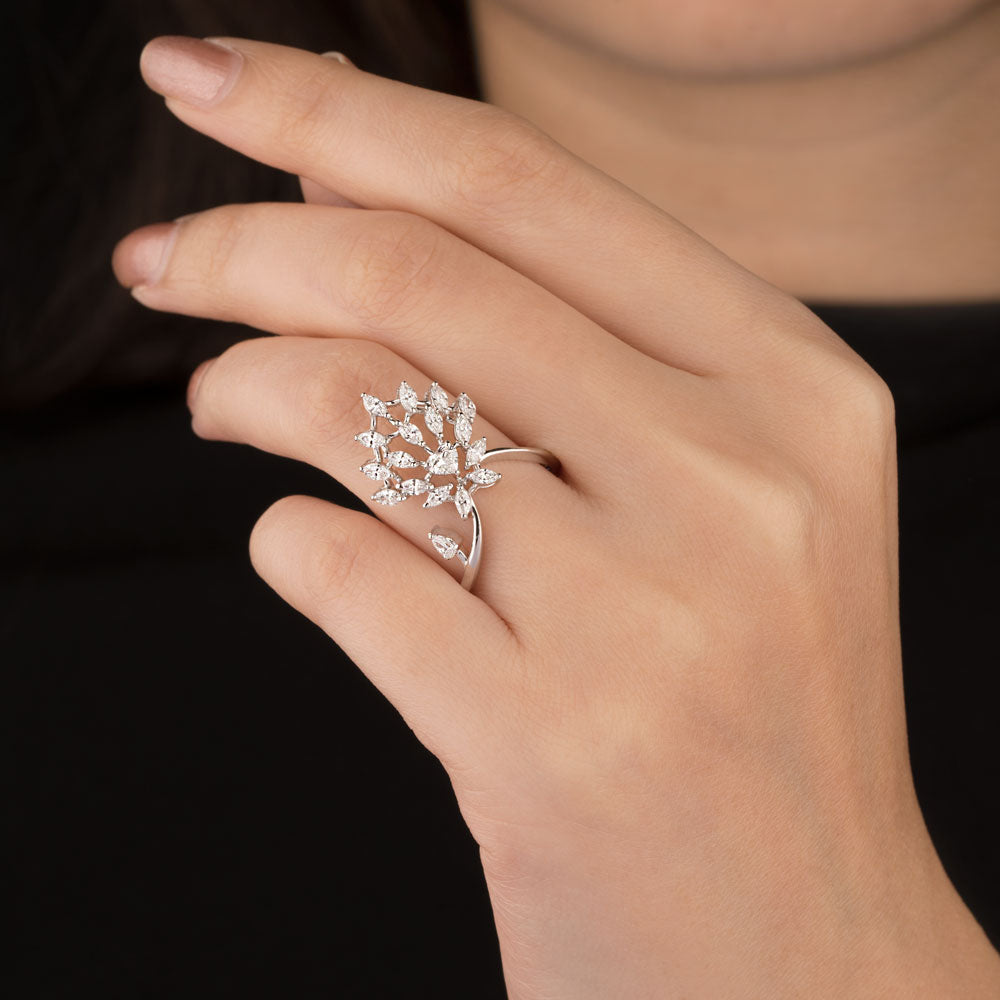 18K White Gold Diamond Ring - 0.796ct VVS-FG