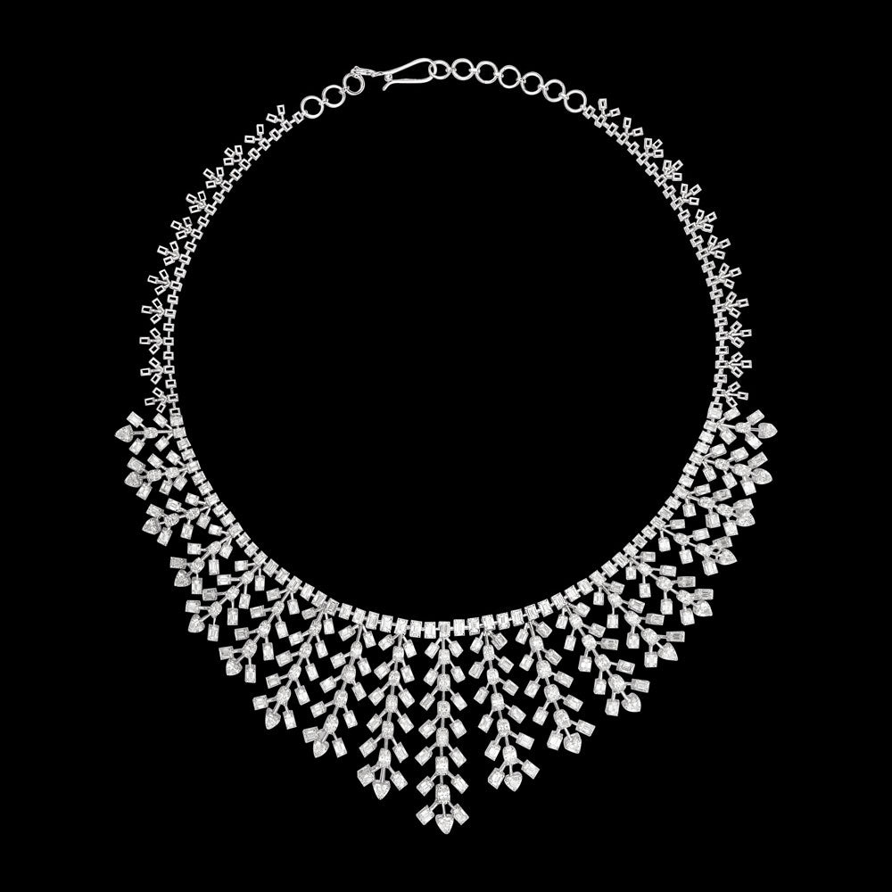 18K White Gold Diamond Necklace - 28.79ct VVS-FG