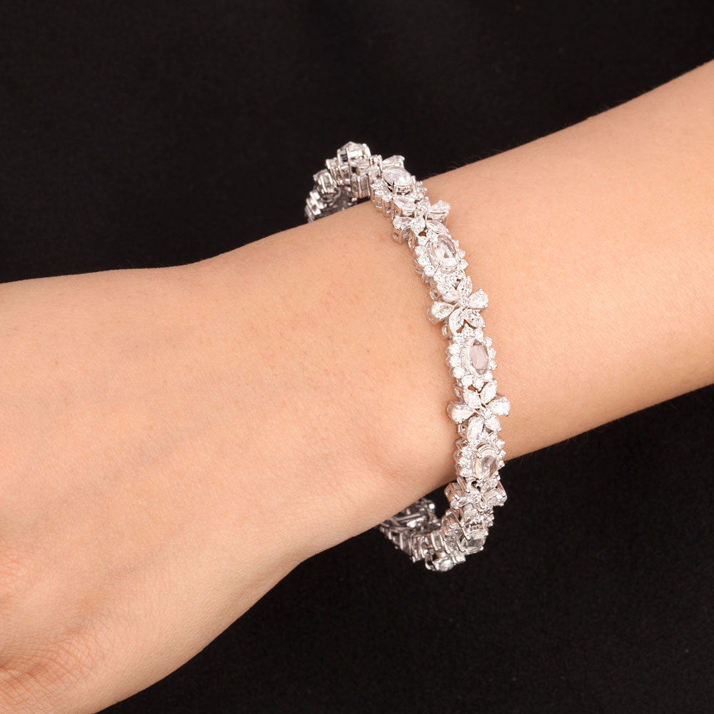 18K White Gold Diamond Bangle - 16.91ct VVS-VS-GH with Colour Stones