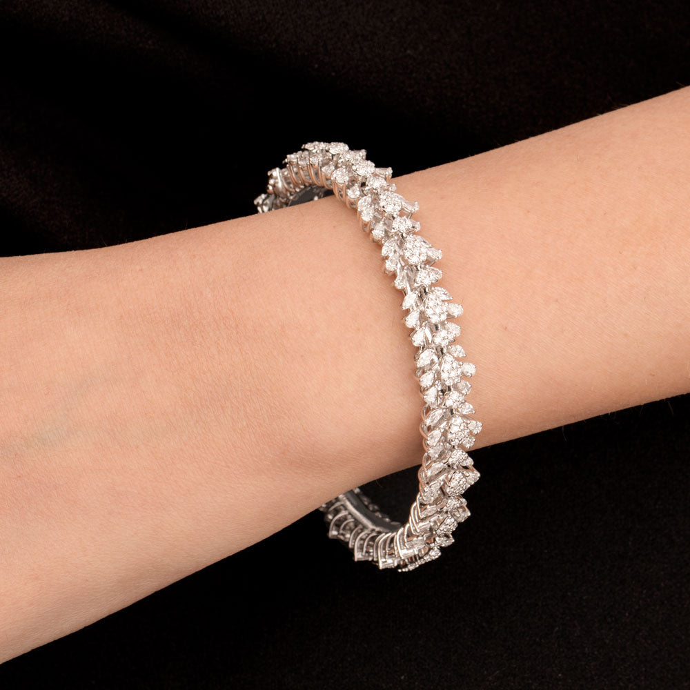 18K White Gold Diamond Bangle - 7.5ct VVS-EF