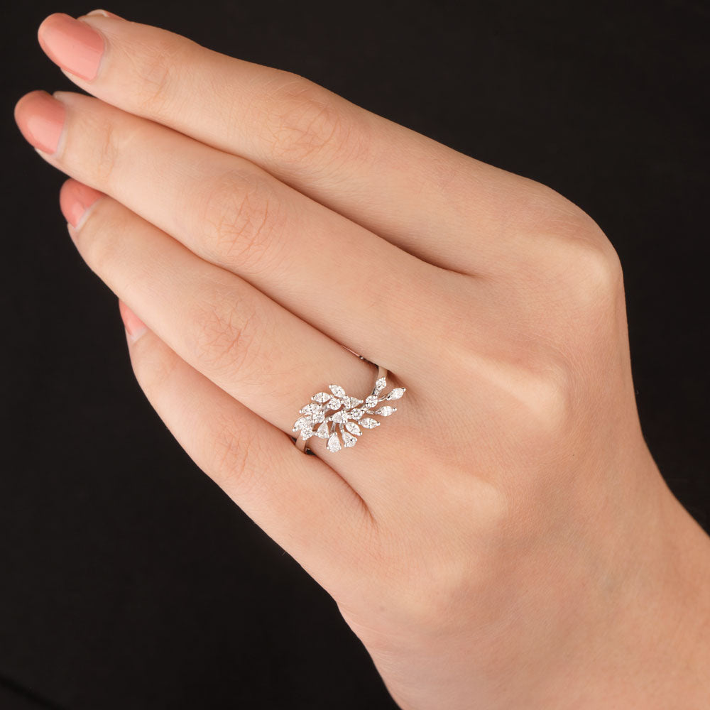 18K White Gold Diamond Ring - 0.41ct VVS-EF