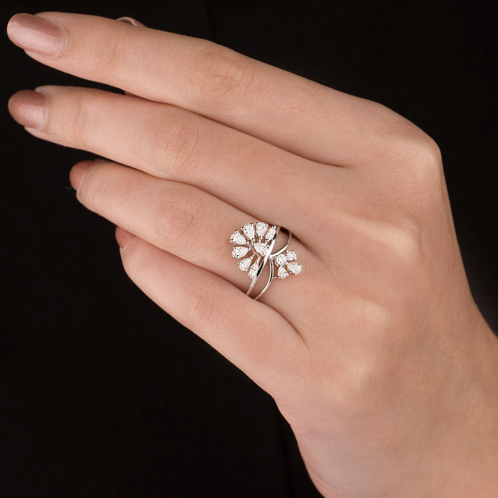 18K White Gold Diamond Ring - 0.64ct VVS-EF