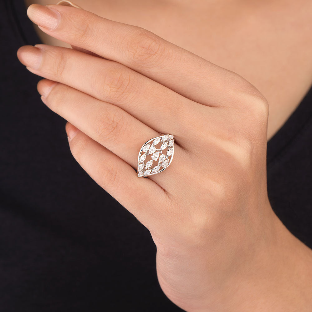18K White Gold Diamond Ring - 0.86ct VVS-VS-EF