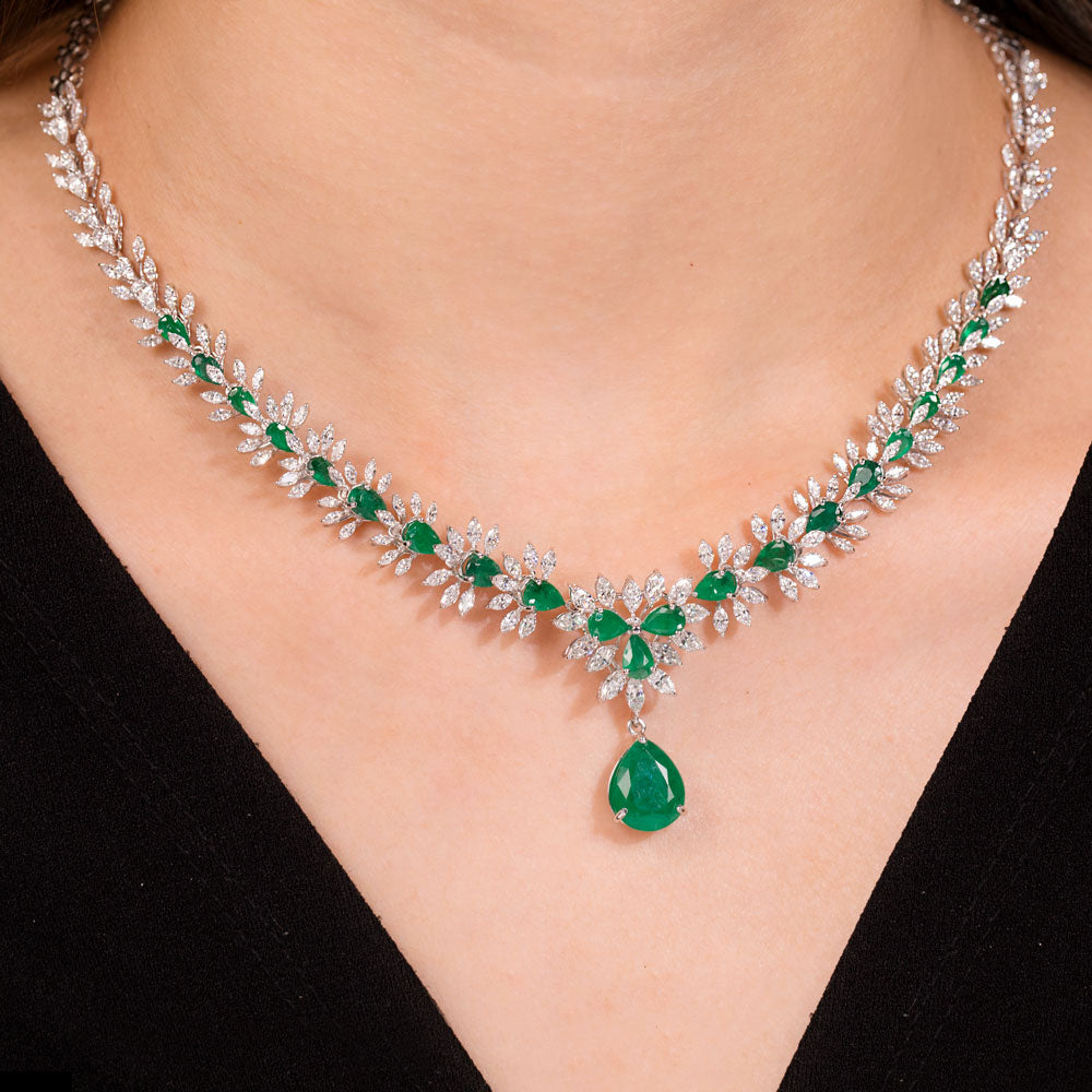 18K White Gold Diamond Necklace - 6.63ct VVS-EF with Colour Stones