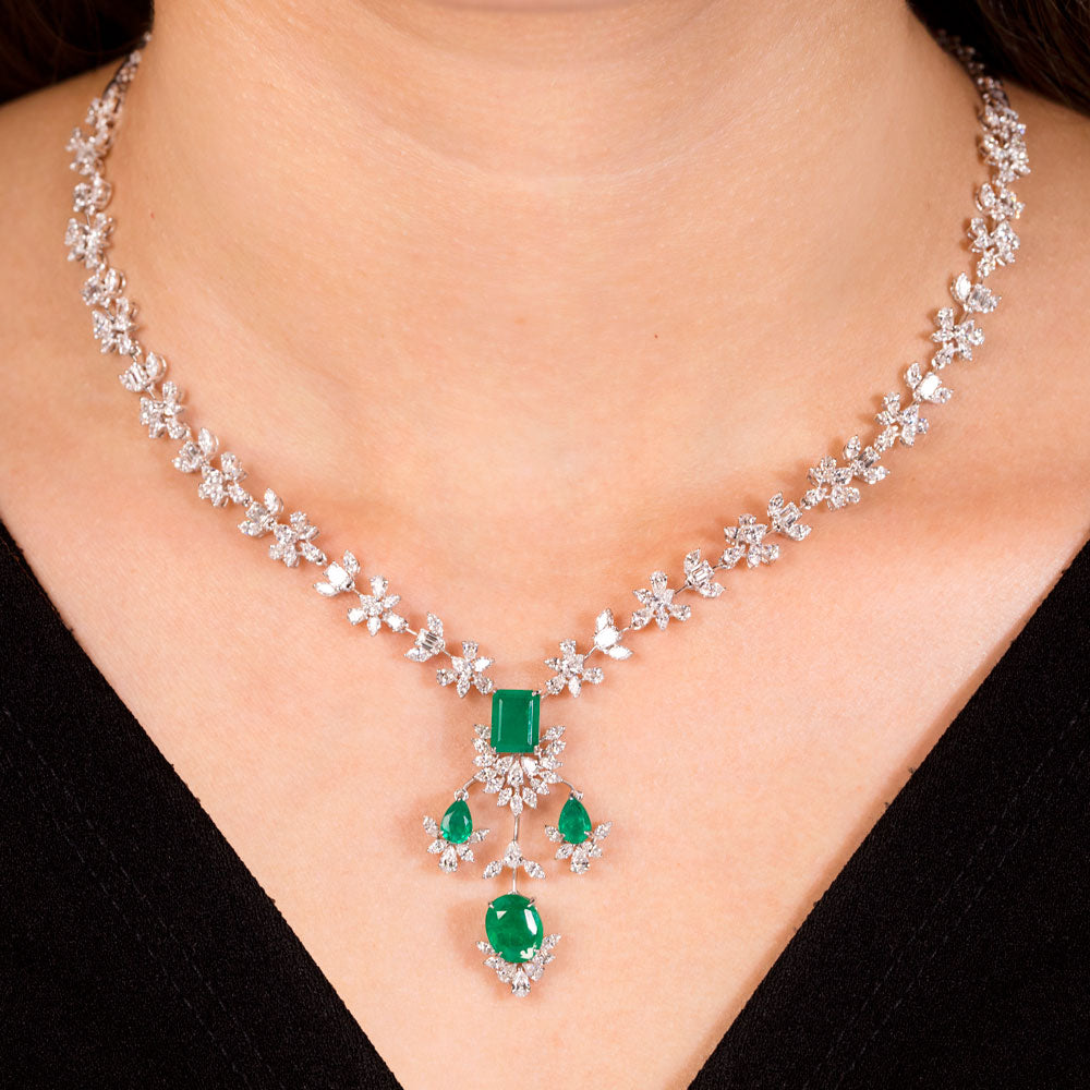 18K White Gold Diamond Necklace - 7.95ct VVS-EF with Colour Stones